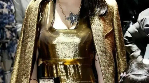 'Cấm cửa' MC Lý Tương 30 'Cấm cửa' MC Lý Tương mc ly tuong 1 1768626339 514 width1200height1725