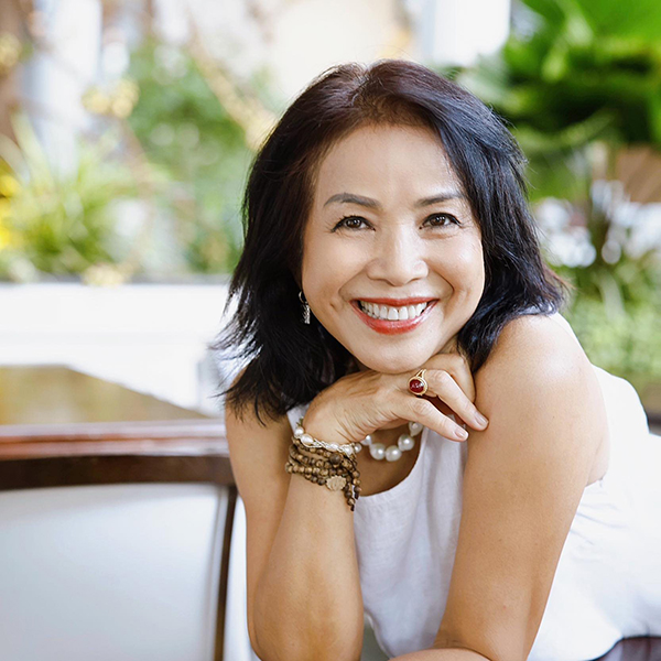 NSƯT duy nhất được mệnh danh “vedette của showbiz”: Nhan sắc cao sang, xuất thân dòng dõi hoàng tộc- Ảnh 4.