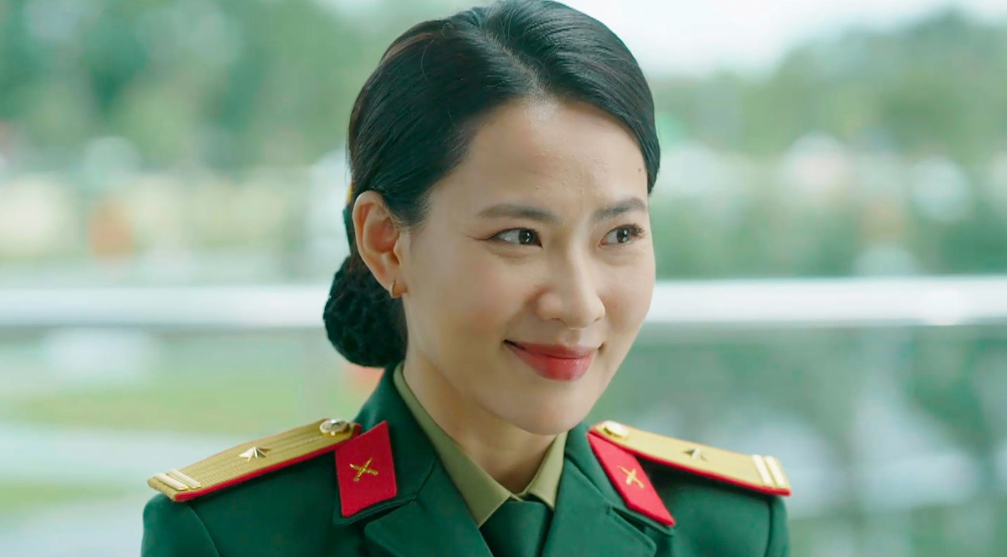 Cả MXH đang bị 1 mỹ nhân tra tấn thính giác: Cứ cất giọng là netizen đòi tắt TV, đích thị em gái