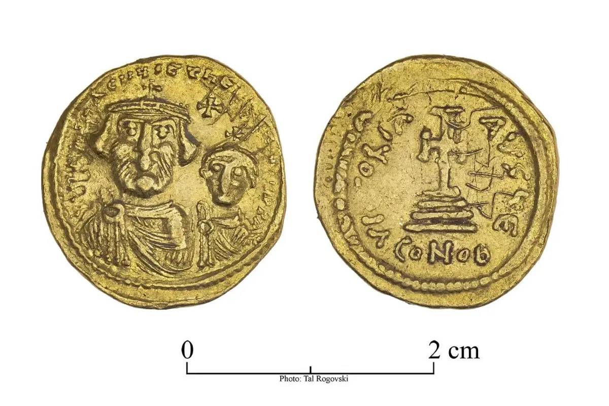 Phát hiện kho báu vàng 1.400 năm tuổi ở nơi không ngờ đến nhất- Ảnh 1.