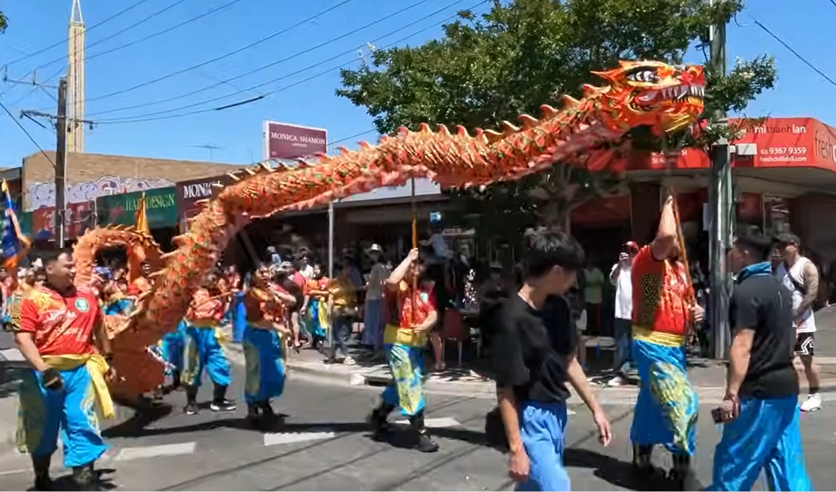 Sắc xuân rạng rỡ trong những hội chợ Tết Việt nơi xứ người- Ảnh 10.