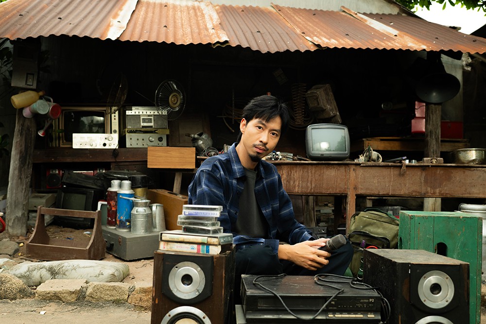 MV “Việc lớn”: Những nỗ lực của người lớn để con trẻ được