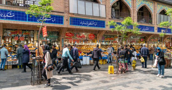 Hai quốc gia sẽ đón năm 1405 vào giữa năm 2026 n city center with shops and local people shopping tehran iran 17679294515001554459945 1767931139440 17679311396651637369800 0 35 344 585 crop 17679311586581321364789jpg