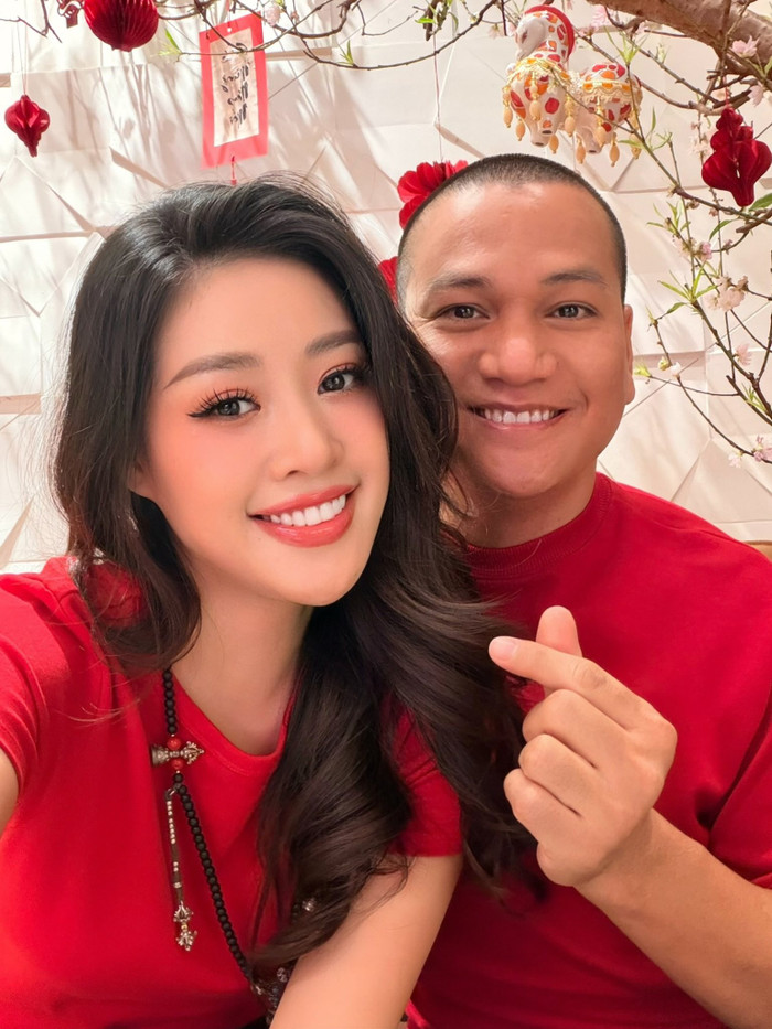 Chồng hơn 17 tuổi làm gì mà khiến Hoa hậu Khánh Vân bật khóc?- Ảnh 10.