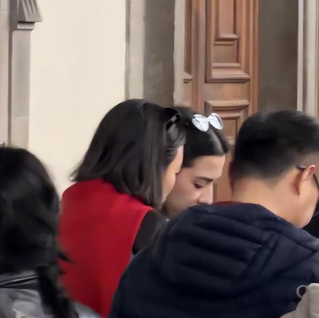 Náo loạn mùng 2 Tết: Ngọc nữ showbiz sắp cưới thiếu gia tập đoàn hơn 14 tuổi, chuẩn bị có đám cưới lớn nhất nước?- Ảnh 2.