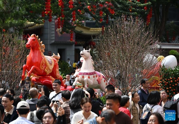 Đường phố khắp năm châu lung linh chào đón năm mới Bính Ngọ- Ảnh 12.