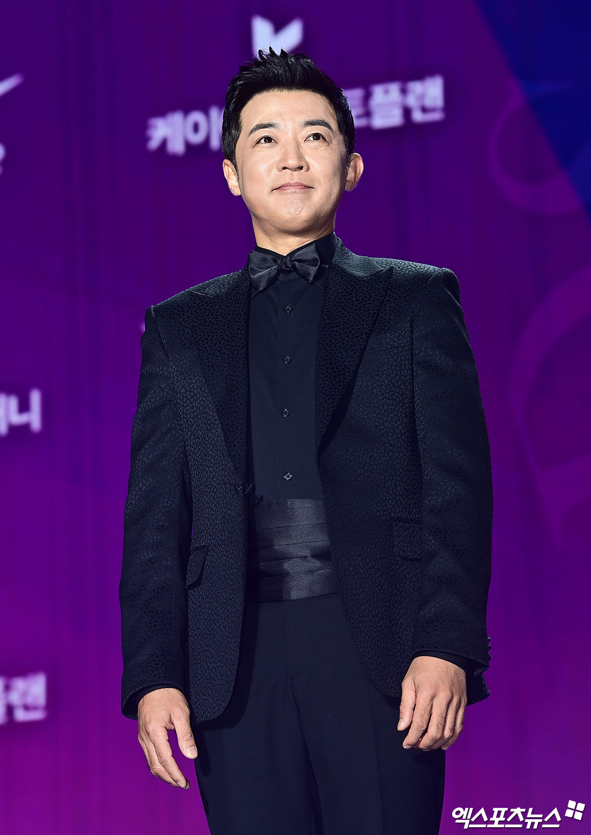 Siêu thảm tím APAN Star Awards 2025: IU hóa “nữ thần mùa xuân”, 2 bạn trai màn ảnh của Yoona đụng độ- Ảnh 27.