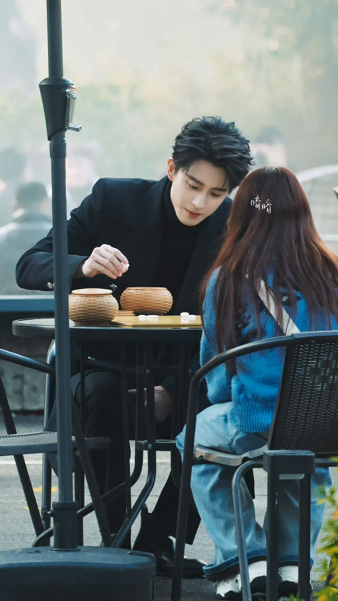 Tổng tài ngày đi làm bằng trực thăng, tối lái Bentley dạo phố: Visual tuyệt đối ngôn tình không bút mực nào tả nổi- Ảnh 6.