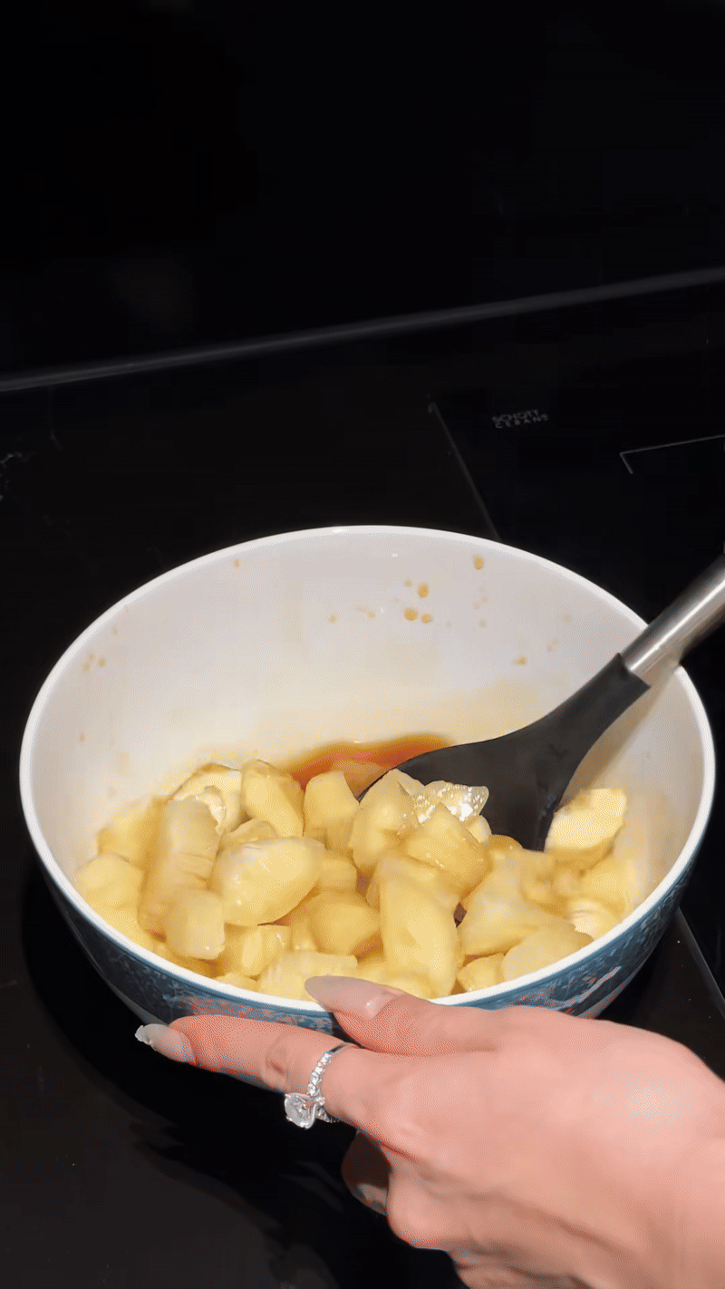 Đỗ Hà đứng yên cũng có chuyện- Ảnh 2.