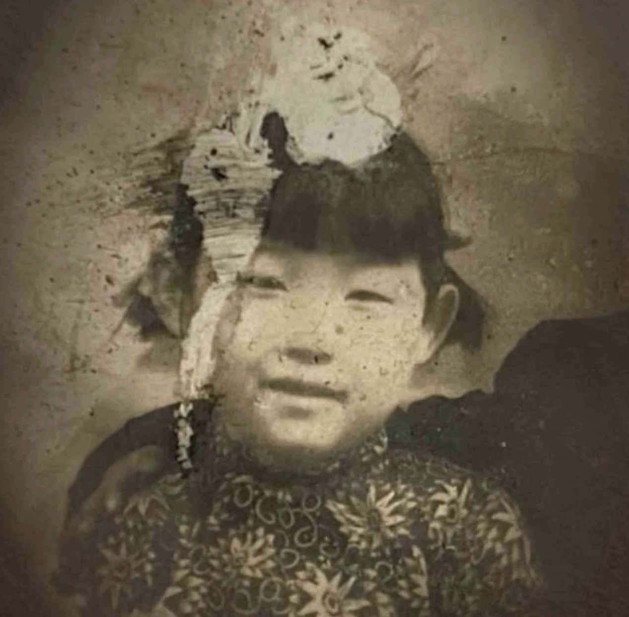 Cha chết vì chiến tranh, mẹ mất vì biến chứng sau sinh, cô bé Nhật được người Trung Quốc cưu mang và cái kết khiến hàng triệu người lặng đi- Ảnh 4. Cha chết vì chiến tranh, mẹ mất vì biến chứng sau sinh, cô bé Nhật được người Trung Quốc cưu mang và cái kết khiến hàng triệu người lặng đi- Ảnh 4.