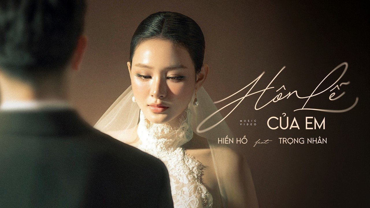 Hôn lễ của em phiên bản của ca sĩ Hiền Hồ và ca sĩ AI Tiểu Mỹ (ảnh phải).