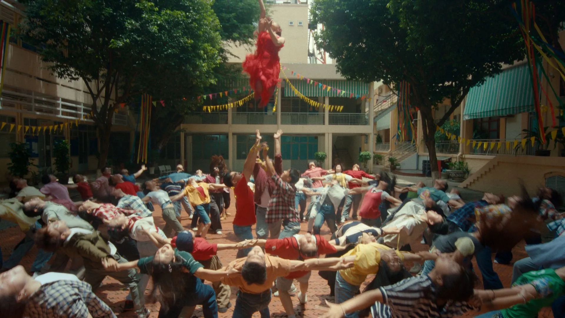 Phim Việt hay nhất Tết 2026 đây rồi: Nhạc phim ở cái tầm vũ trụ ngân hà, xem xong thấy chữa lành cả năm- Ảnh 4.