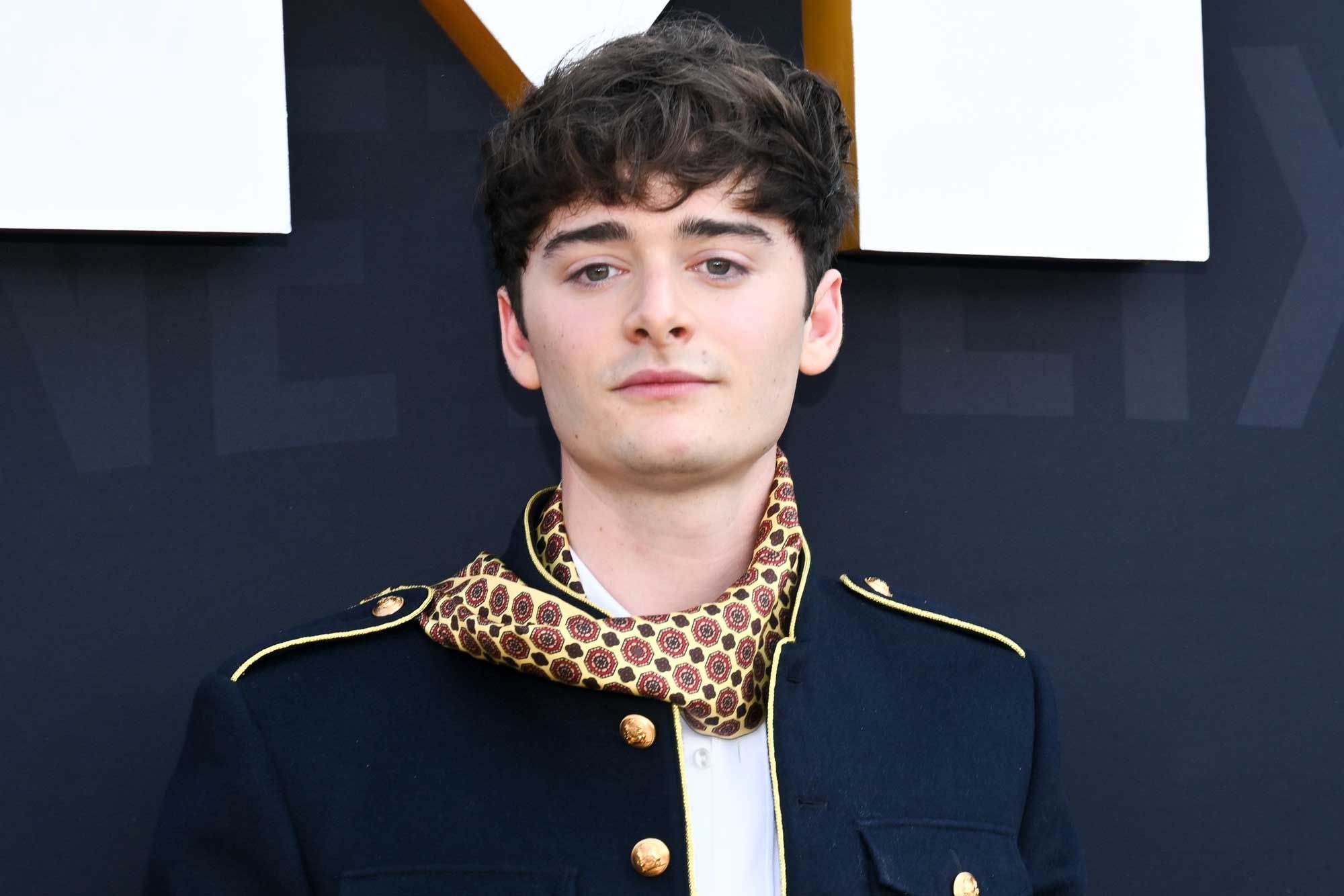 Showbiz làm gì có ai hên như mỹ nam này: Đóng 1 phim giàu cả đời, 17 tuổi làm