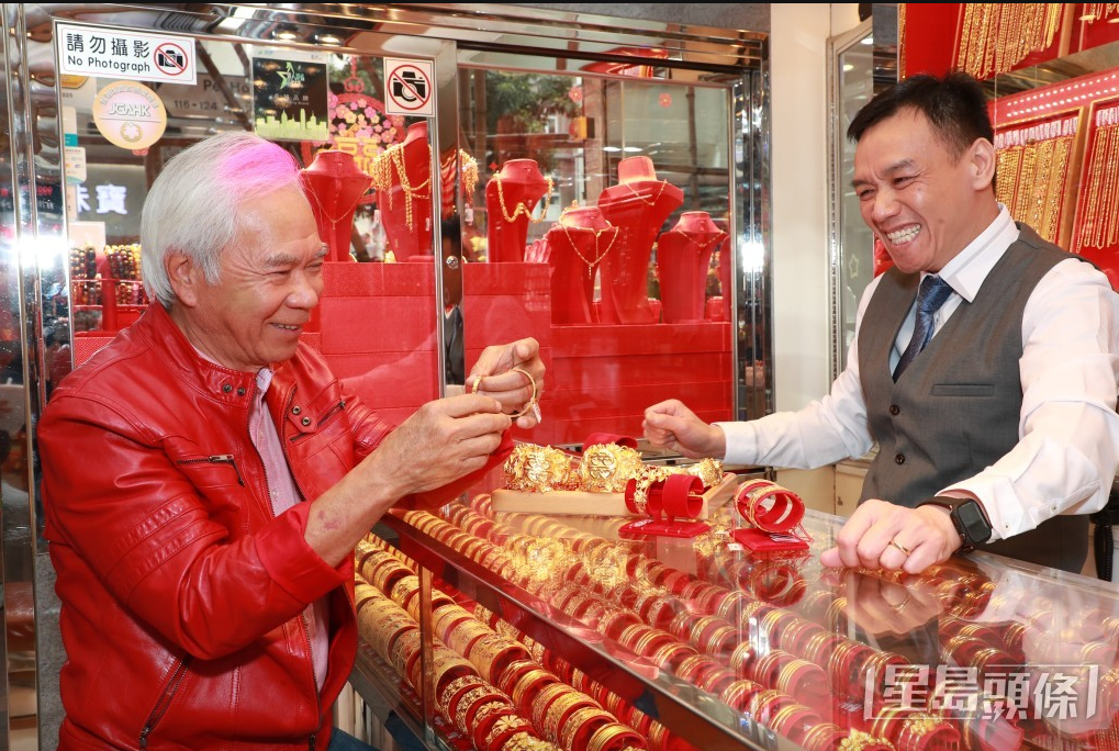 Hiếm trong showbiz: 1 sao nam tặng vợ cũ 8 căn nhà, cho thụ hưởng hàng trăm tỷ tiền bảo hiểm nhân thọ- Ảnh 5.