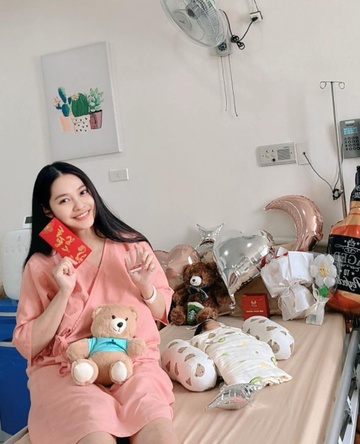 Hoa hậu Việt và chồng Phó giám đốc hơn 8 tuổi chào đón con đầu lòng- Ảnh 1.