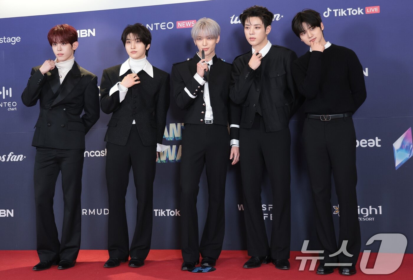 Thảm đỏ Hanteo Music Awards 2026: Tiffany (SNSD) rạng rỡ xinh hút hồn, át hết dàn mỹ nhân đàn em- Ảnh 27.