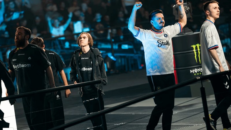 Major Budapest: donk một mình hạ gục 34 mạng vẫn không gánh nổi Team Spirit, rời sân trong bực bội