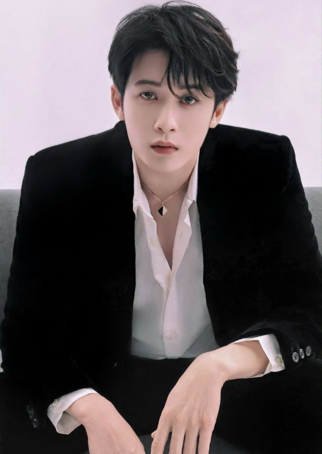 Phạm Thừa Thừa, Đàn Kiện Thứ (từ trái sang) và nhiều sao nam khác bị Tư Hiểu Địch tung tin về đời tư.