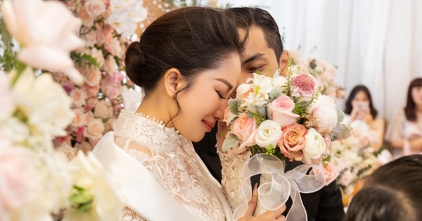 Phan Hiển: "Tôi và Khánh Thi nhiều lần chia tay. Đôi khi có người vợ quá giỏi cũng mệt" ong tai le thanh hon cua khanh thi phan hien co dau khoc trong hanh phuc em yeu anh 2022 12 12 10 30 17688173473571370334842 56 89 397 740 crop 1768817371367649494802jpg