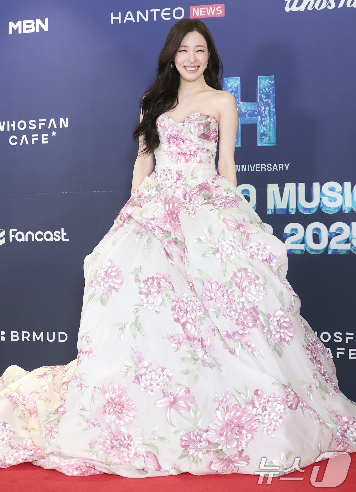 Thảm đỏ Hanteo Music Awards 2026: Tiffany (SNSD) rạng rỡ xinh hút hồn, át hết dàn mỹ nhân đàn em- Ảnh 4.