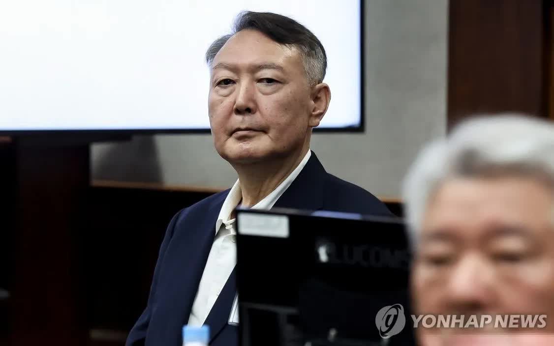 Ông Yoon Suk Yeol trong phiên tòa ngày 26/9/2025 (Ảnh: Yonhap)