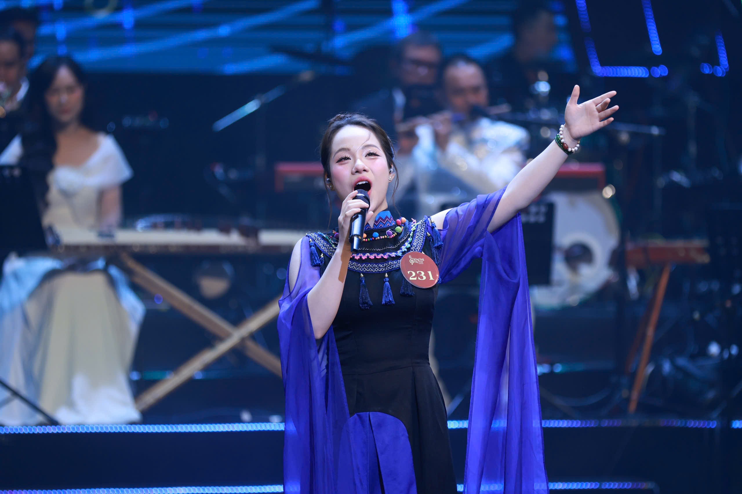 15 gương mặt trẻ tỏa sáng trong đêm chung kết Tiếng hát Hà Nội 2025 - 8