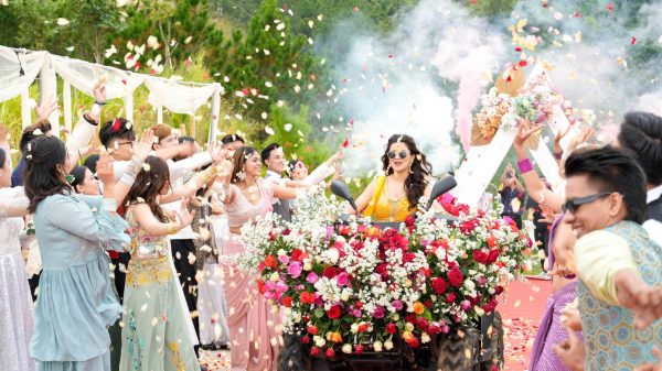 Phân cảnh đám cưới thiếu gia tỷ phú Ấn Độ và nữ nghệ sĩ Việt Nam phan canh cuoi 1 1766108226 650 width1390height927