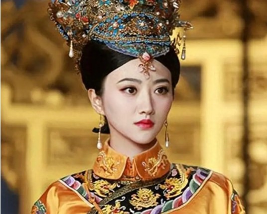 Phi tần 19 tuổi gả cho Càn Long ngoài 60: Được sủng ái đến mòn thẻ, đột ngột biến mất sau sinh nhật sớm- Ảnh 1.