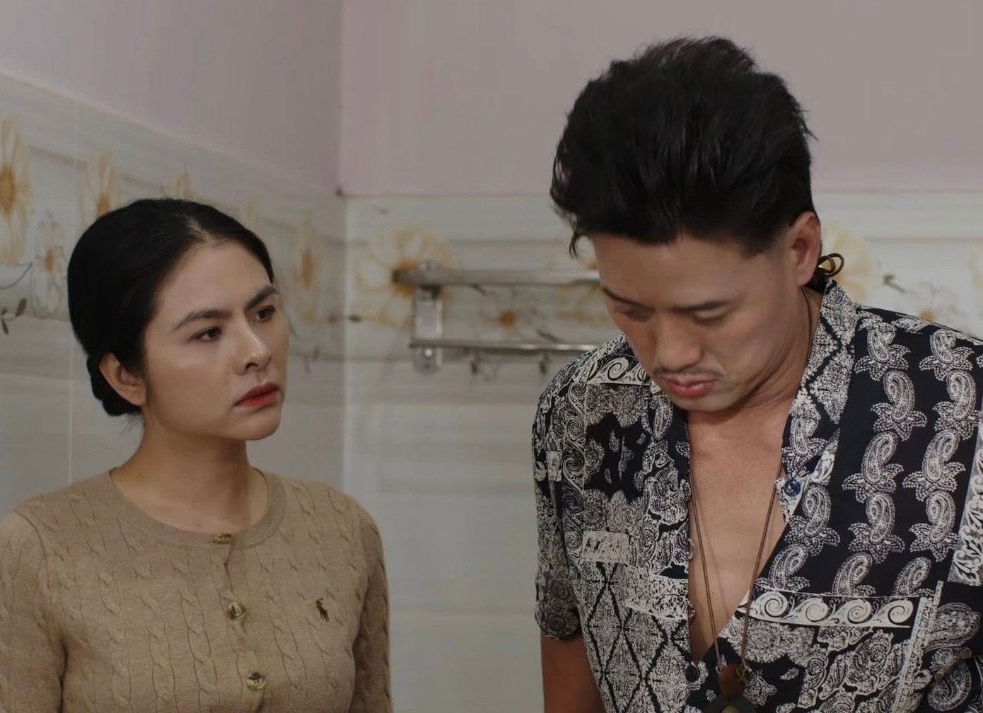 Hoài Linh, Vân Trang đóng vợ chồng.