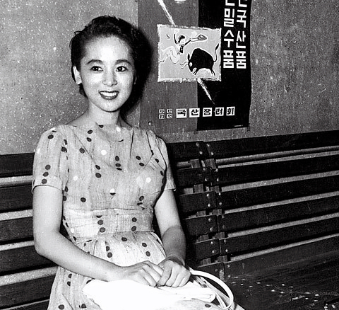 "Elizabeth Taylor của phương Đông" qua đời photo 1 16382504424561381224282 002848 1765420955861 176542095690289905454