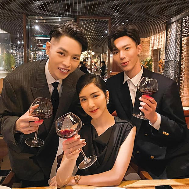 Hoa dâm bụt giữ chuỗi gặp mặt đầu năm, 3 gia đình sum vầy đầu xuân- Ảnh 5. Hoa dâm bụt giữ chuỗi gặp mặt đầu năm, 3 gia đình sum vầy đầu xuân- Ảnh 5.