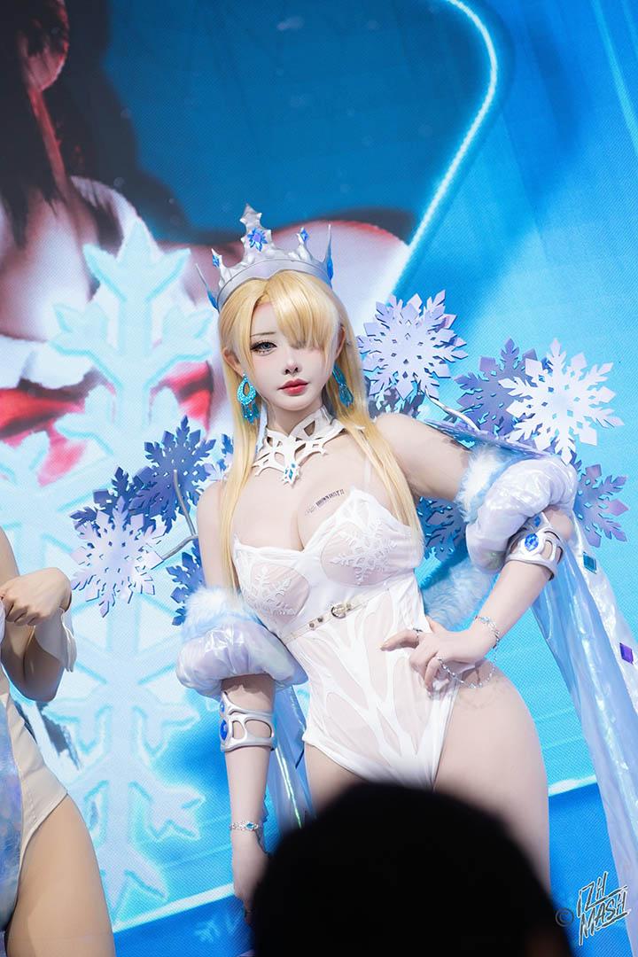 Gacha game “chơi lớn” khi tổ chức cosplay show với hàng loạt “waifu” nóng bỏng ở AGF 2025- Ảnh 4.
