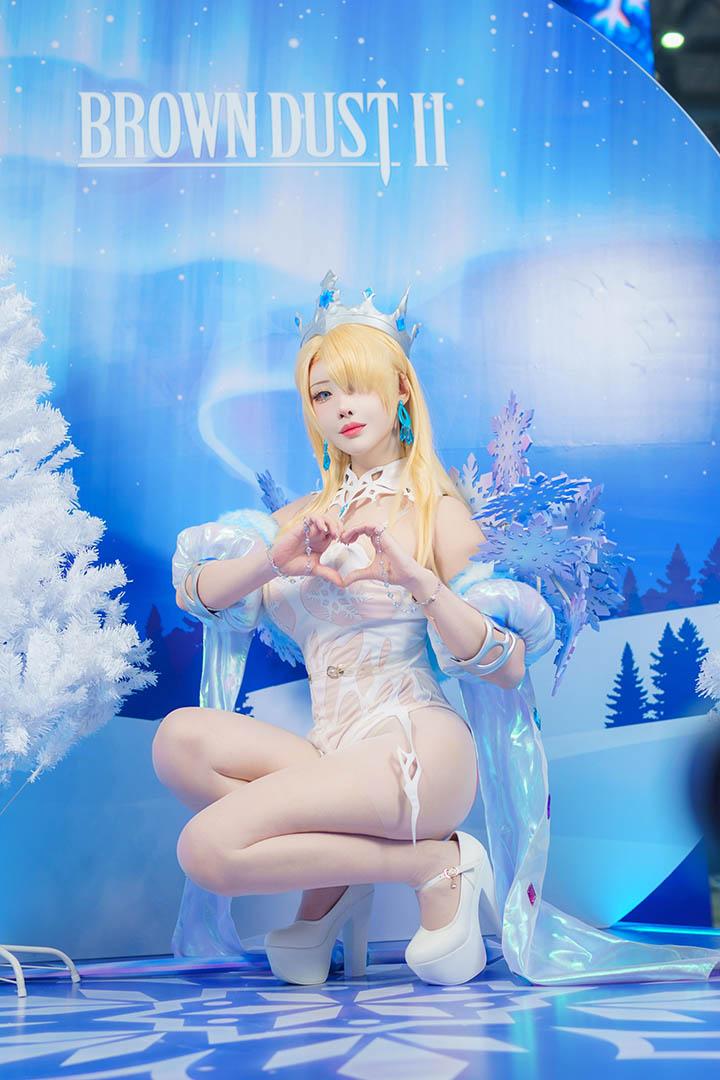 Gacha game “chơi lớn” khi tổ chức cosplay show với hàng loạt “waifu” nóng bỏng ở AGF 2025- Ảnh 12.