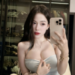 Màn biến hình khiến người xem "ngã ngửa" của hot TikToker nóng bỏng photo 1765437516510 17654375169451223171945 302 0 1163 1378 crop 1765442553343132419497png