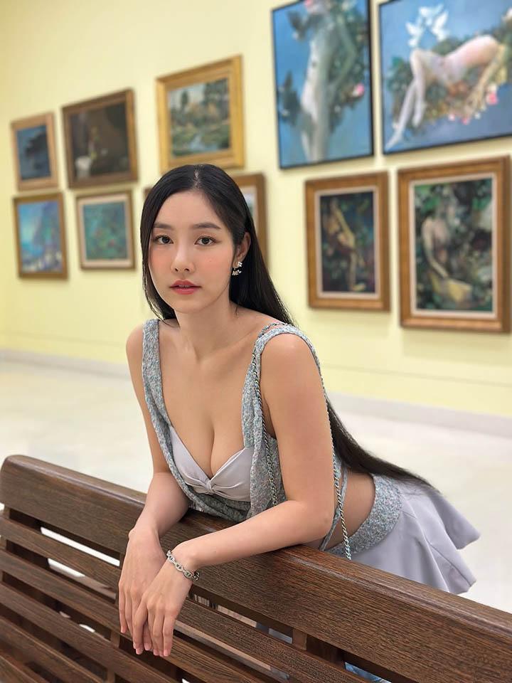 Dạy thêm tiếng Trung, hót-gơ khiến fan xao nhãng không thể học bài- Ảnh 4.