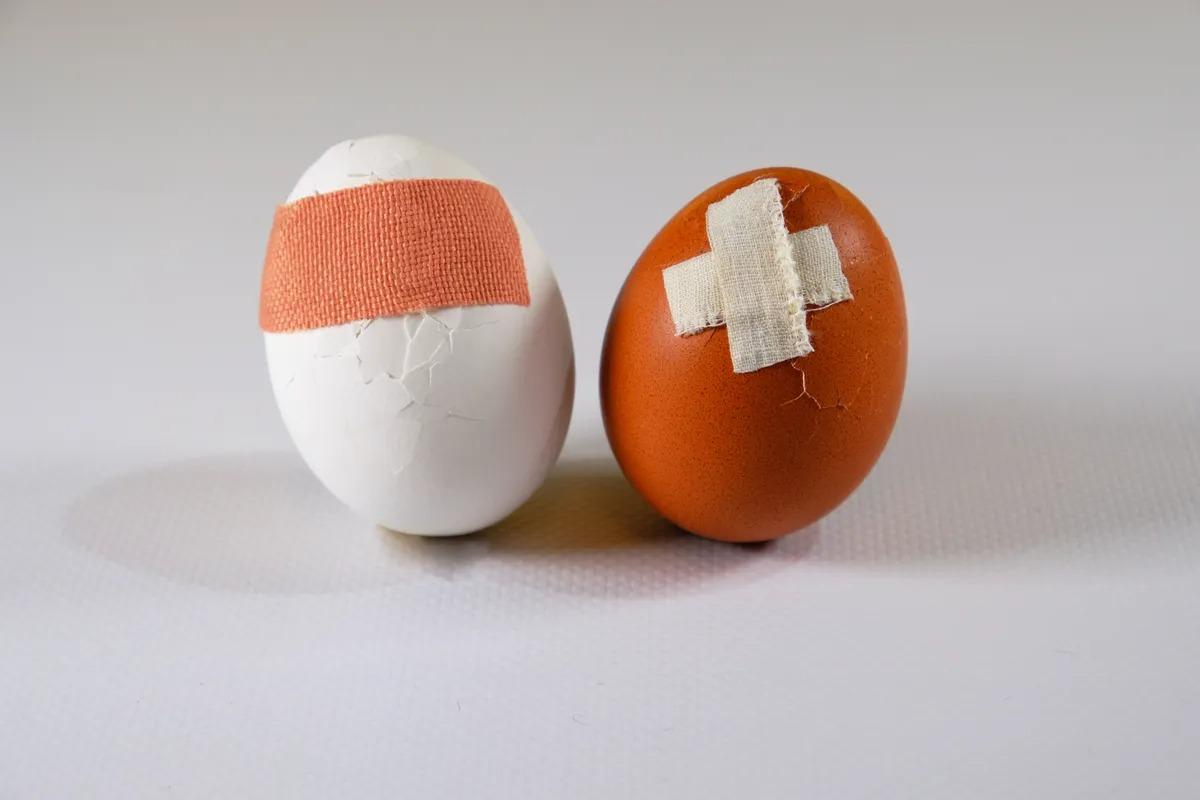 Cái nào đau hơn: Sinh con hay bị đá vào