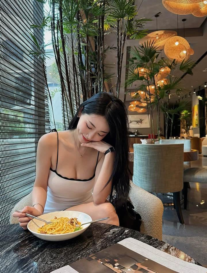 Quyết tâm thay đổi sự nghiệp, cô nàng lột xác thành hot girl du lịch 24/7- Ảnh 9.