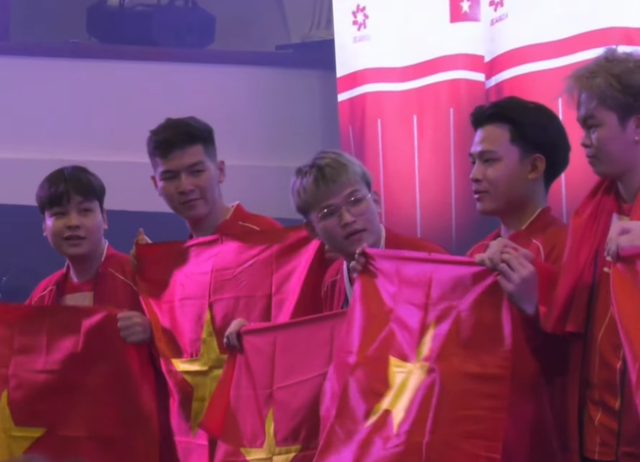 Chiến thắng áp đảo, Liên Quân Mobile Việt Nam chính thức