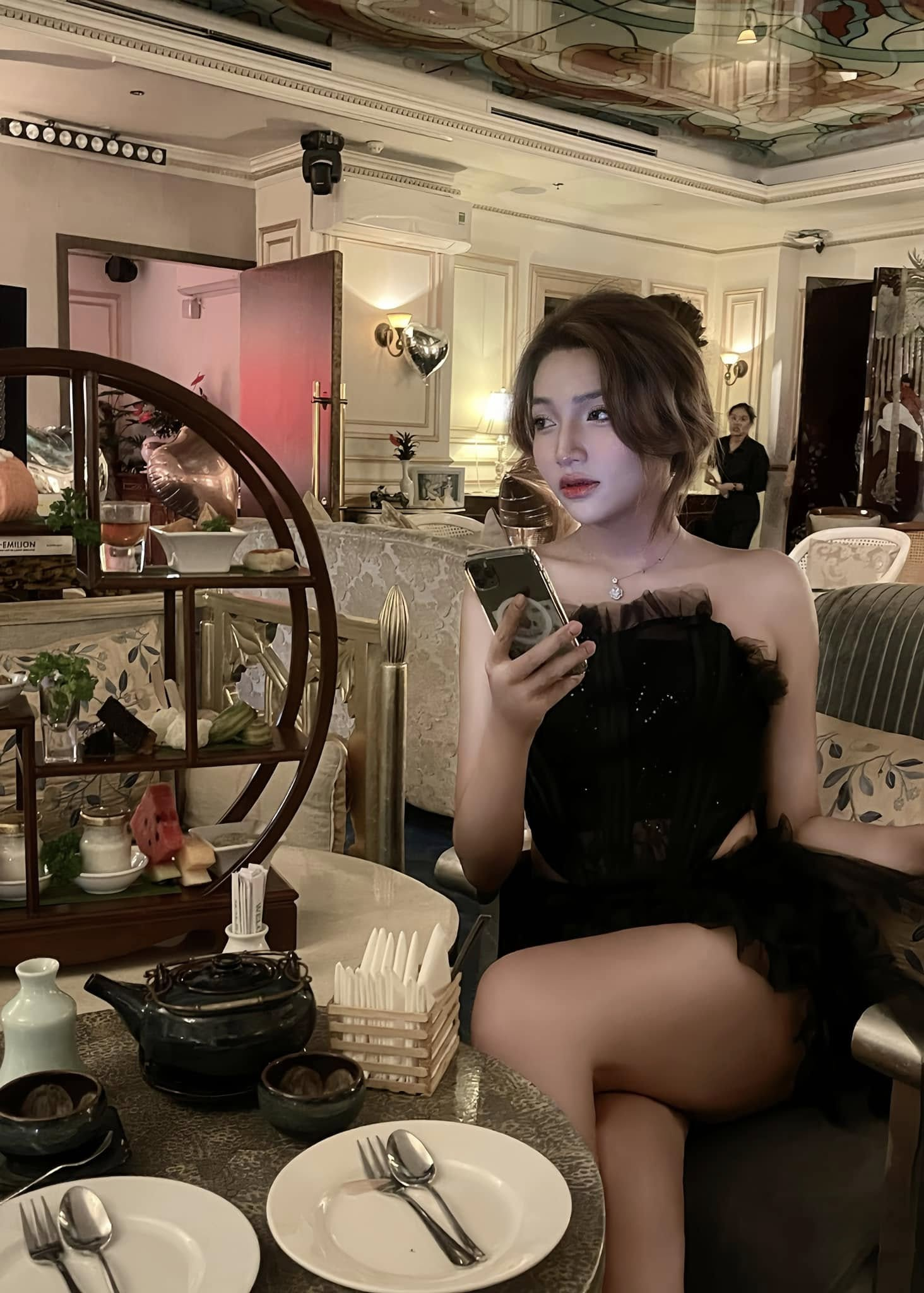 photo-1766647744962 photo-1766647744962