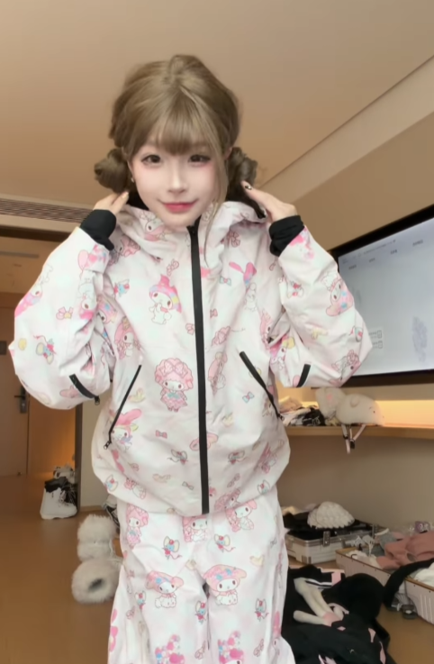 photo-1767684380530 photo-1767684380530