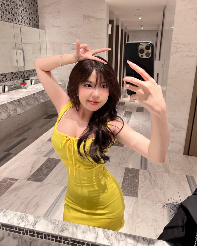 "Outfit check" với vóc dáng trong mơ, nữ TikToker khiến người xem ngây ngất, tìm "đỏ mắt" không thấy một bình luận bắt bẻ photo 1767857461090 1767857461647817355418 1767857674861 1767857676678861859381 1767933784144 1767933785996209588968