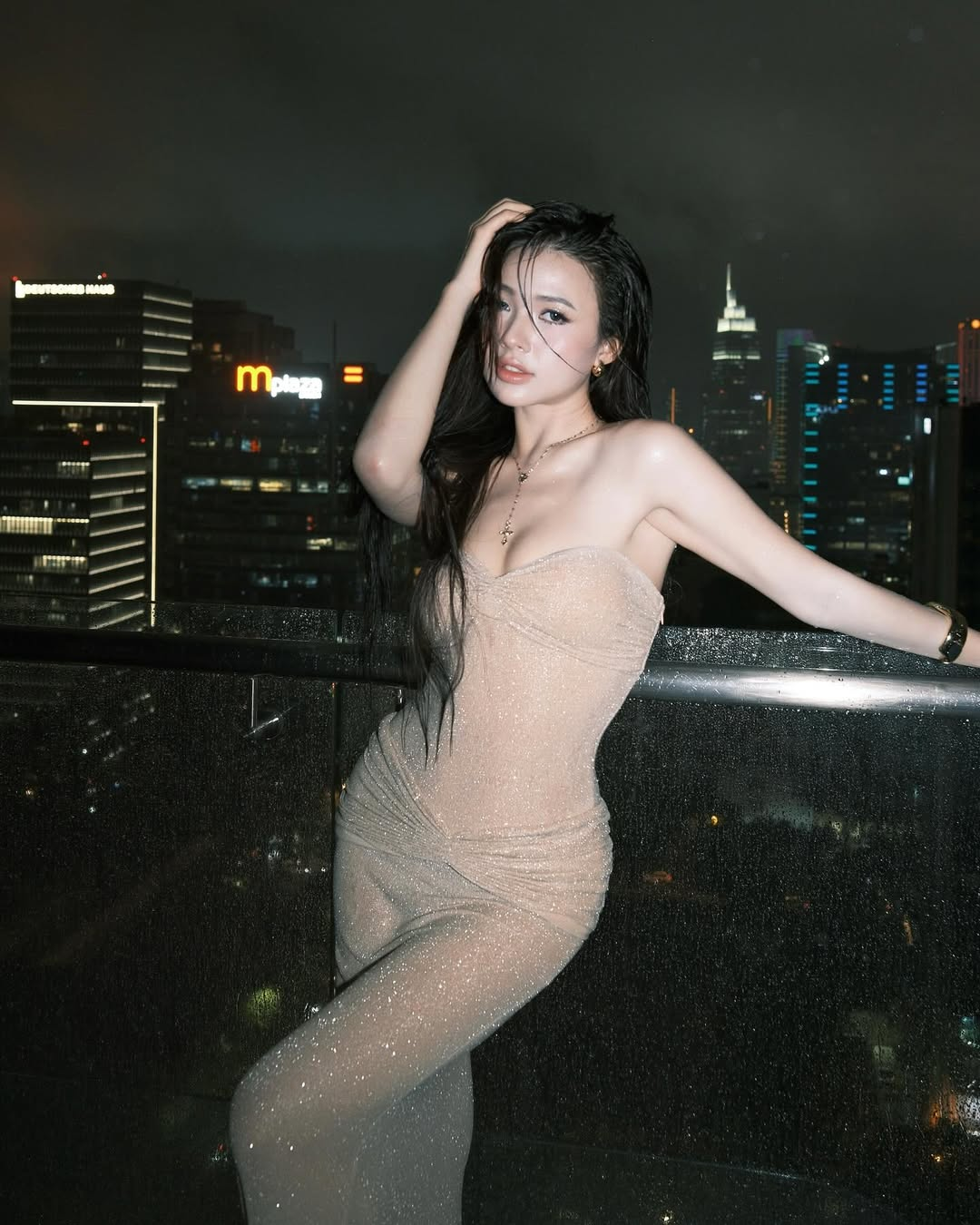 photo-1768276070586 photo-1768276070586