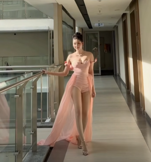 Khoe cặp chân dài miên man, hot girl hút hơn 3 triệu view, khiến CĐM tấm tắc khen ngợi- Ảnh 2.