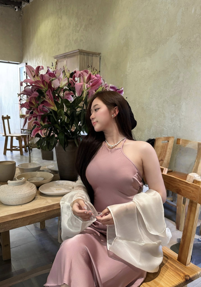 "Dịu keo" với bộ ảnh đón Tết sớm của nữ TikToker xinh đẹp, không cần caption vẫn khiến người xem đổ "rần rần" photo 1768530878189 17685308784241166612397 1768531058604 17685310587431952366720 1768543117181 17685431177501687398820