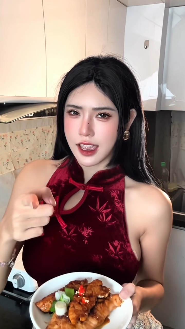 Coser Việt gây bão khi hóa thân thành Boa Hancock nấu ăn- Ảnh 6.