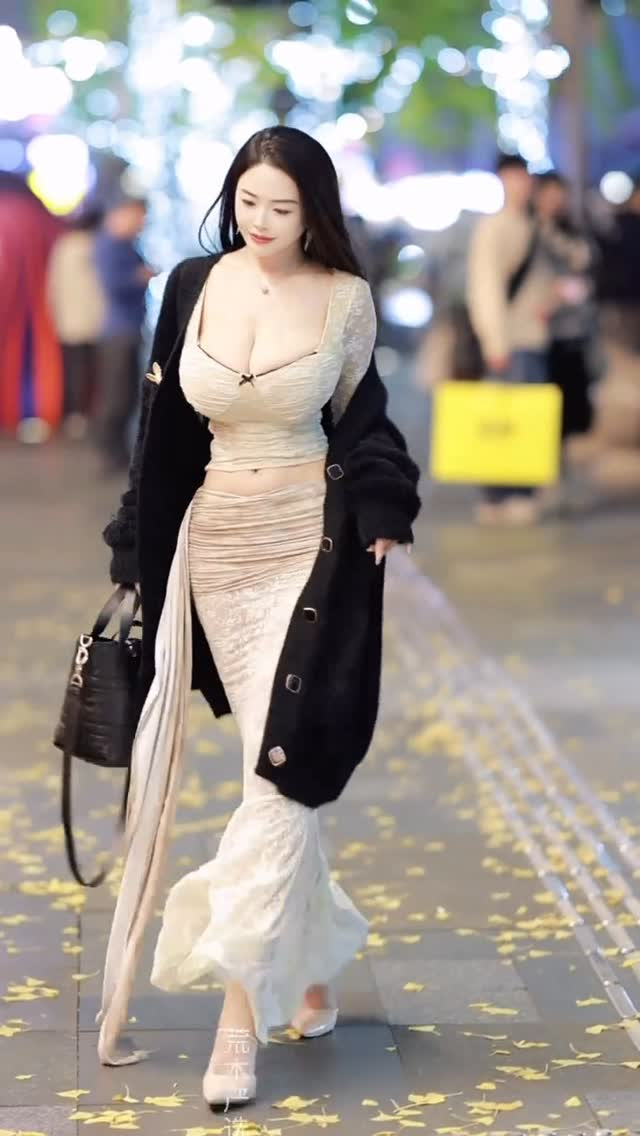 Khoảnh khắc dạo phố của