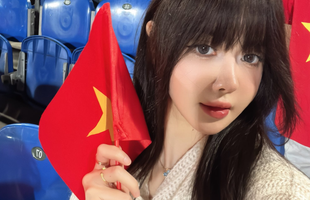Cận cảnh nhan sắc của hot girl cổ vũ U23 Việt Nam đang hot nhất trên MXH photo 1769277696020 1769277696373105630134 798 0 1758 1536 crop 176932803335791546954png