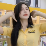 Cô nhân viên nhảy quá "cuốn", xinh đẹp đến mức người xem hoài nghi là… AI photo 1769398763965 17693987641881065412607 59 0 262 325 crop 17694024251231374029933png