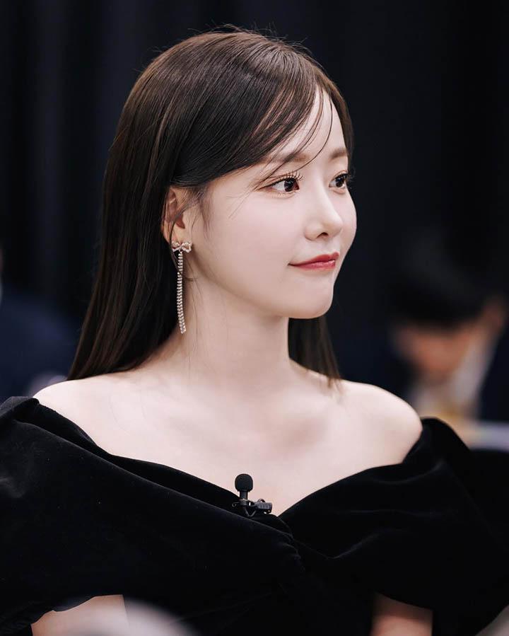 Nữ MC LCK đang gây sốt trong Địa Ngục Độc Thân của Netflix có nhan sắc thế nào?- Ảnh 4. Nữ MC LCK đang gây sốt trong Địa Ngục Độc Thân của Netflix có nhan sắc thế nào?- Ảnh 4.