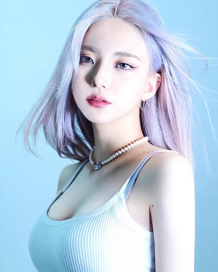 Bạn gái tin đồn của Smeb - “mỹ nhân bước ra từ trong game hẹn hò” có body bốc lửa cỡ nào?- Ảnh 5.